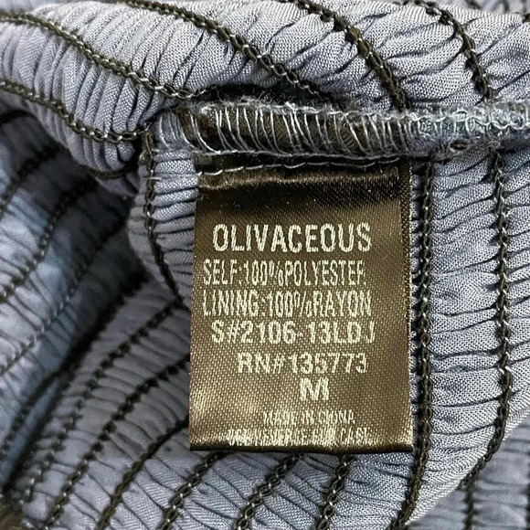 Olivaceous NWT‎ Smocked Print Mini Boutique Dress medium - Picture 9 of 9